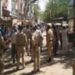 इंदौर में लॉकडाउन तोड़ने वाले आरोपी के समर्थन में सड़क पर उतरी भीड़, पुलिस पर फेंके पत्थर