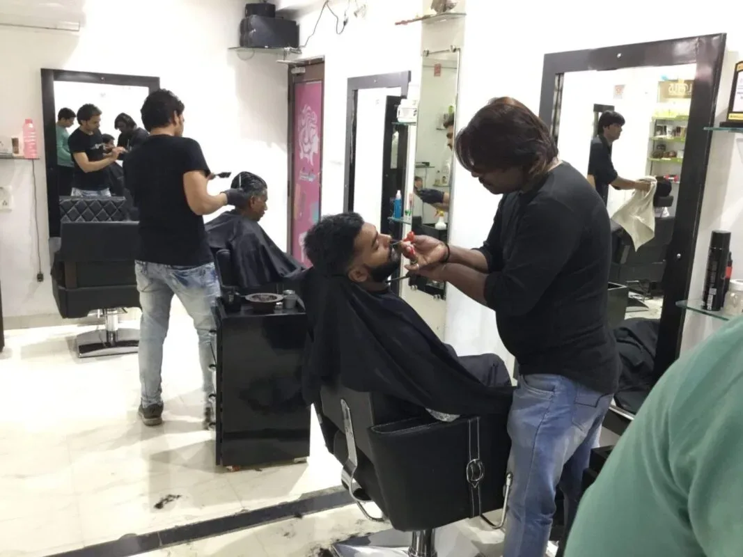 रतलाम में अब खुल सकेंगे हेयर कटिंग सैलून और पार्लर, गृह विभाग द्वारा एसओपी जारी