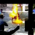 बाइक सैनेटाइज करते वक़्त लगी आग, सोशलमीडिया पर वीडियो वायरल