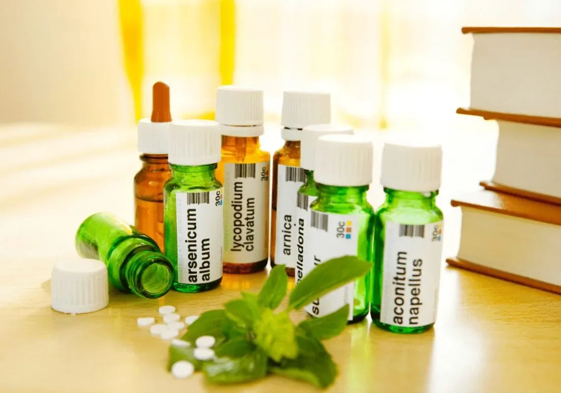 कोरोना में चला होम्योपैथी का जादू, अब ६ महीने खाये और