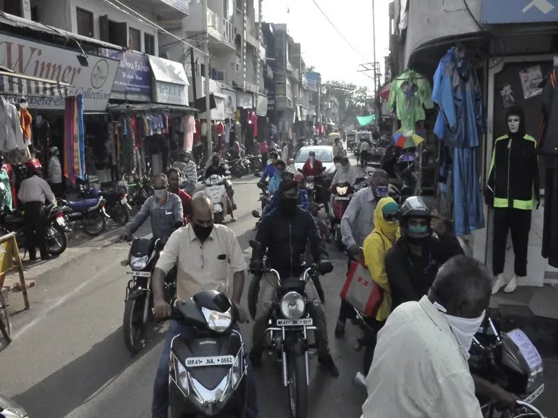 देवास : इलाज के दौरान इंदौर में संक्रमित दो लोगों को देवास की सूची में जोड़ा अब जिले में कुल मामले 181