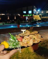 भोपाल : थाना कोहेफिजा पुलिस ने देर रात TRTULE ISLAND रेस्टोरेंट व हुक्का बार पर दी दबिश