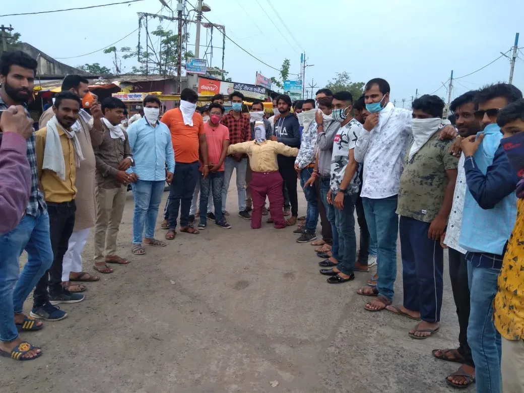 देवास : हाटपिपल्या में अभाविप ने जलाया चीन का पुतला ।।