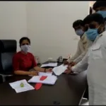 रतलाम : पेट्रोल व डीज़ल की कीमतों में लगातार हो रही वृद्धि के खिलाफ राष्ट्रपति के नाम ज्ञापन दिया ।