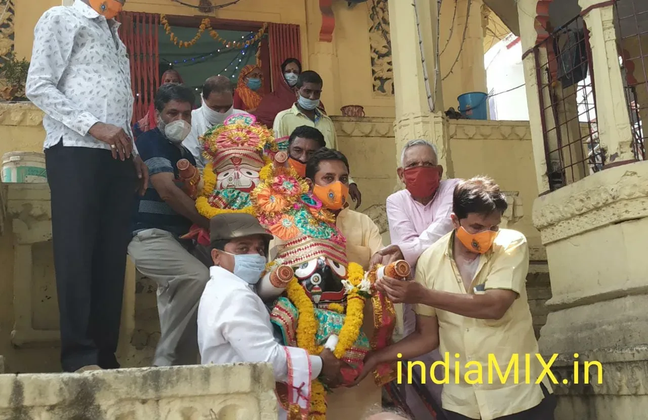 रतलाम : शहर में पहली बार निकली प्रतीकात्मक श्री जगन्नाथ रथयात्रा, कोरोनाकाल में मना अल्प महोत्सव