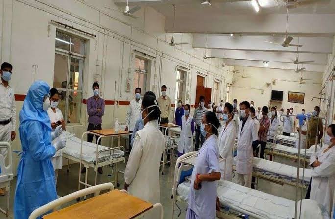 रतलाम : 8 नए कोरोना संक्रमण की पुष्टि, अब शहर पर मंडरा रहा है रेड जोन का संकट !