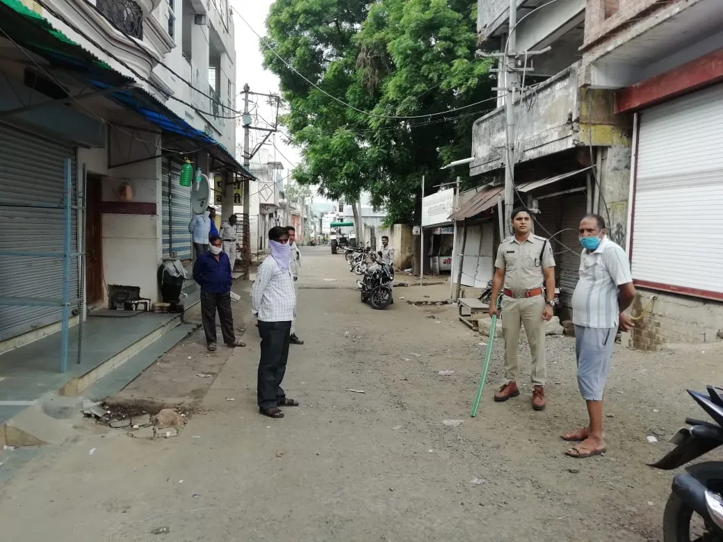 देवास : कोरोना के बढ़ते मामलों के बीच देवास जिले में आज से सख्त लॉक डाउन