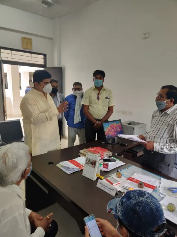 रतलाम : MP कांग्रेस द्वारा शिक्षा विभाग की अवमानना को लेकर जिलाधीश के नाम ज्ञापन दिया गया