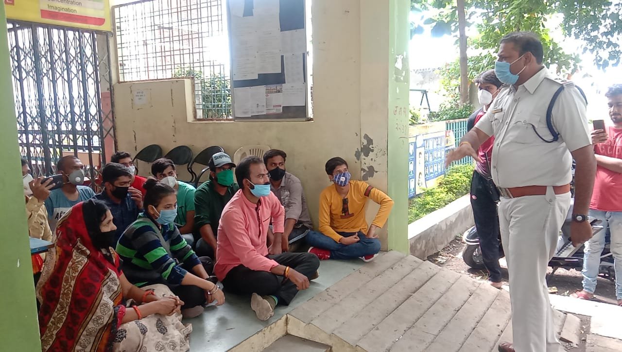 रतलाम : निजी स्कूल प्रबन्धन का फीस माँगता ऑडियो वायरल, ABVP ने जिला शिक्षा अधिकारी पर उठाए सवाल