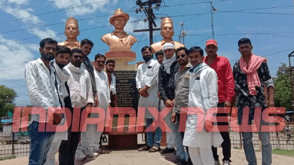 देवास : शहीद भगत सिंह की प्रतिमा पर फेंका कीचड़, जाट समाज में आक्रोश