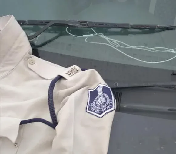 रतलाम : रतलाम पुलिस का जवान शराब तस्करी में नागदा में धराया।