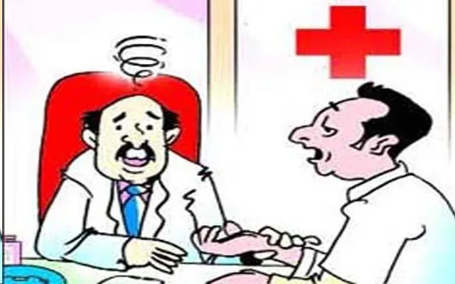 रतलाम : कोरोनाकाल में सर्दी जुकाम का इलाज करते पकड़ा गया डॉ जमील खान