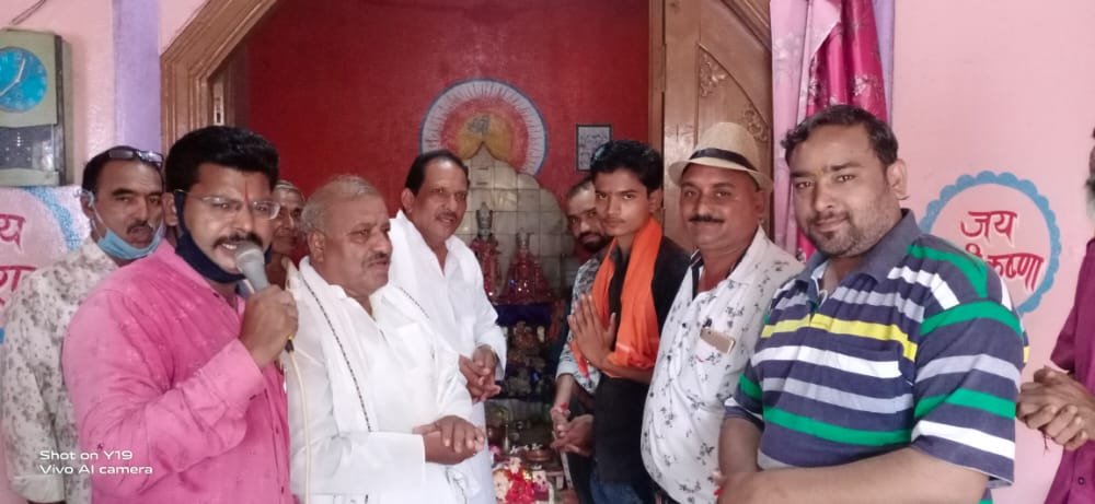 देवास : दिन में हुआ कारसेवकों का सम्मान तो रात में मनी दीवाली, घर घर जले दीप