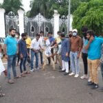 ग्वालियर : बॉलीवुड के महेश भट्ट और महाराष्ट्र सरकार के उद्धव ठाकरे का पुतला फूंका