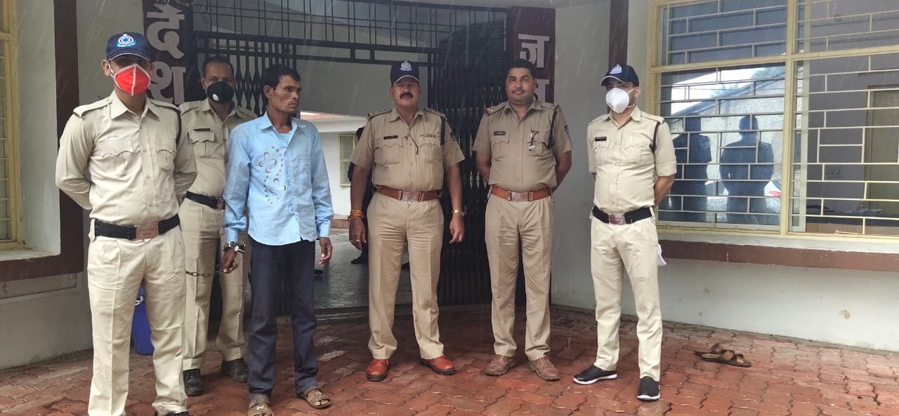 देवास : नाबालिग को बहला फुसलाकर ले गया तीन बच्चों का पिता, पुलिस ने गिरफ्तार कर जेल भेजा