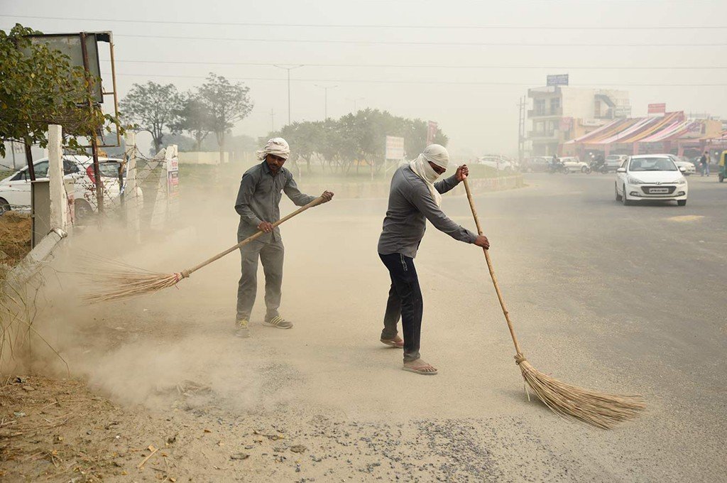 रतलाम : अनुपस्थित 68 सफाई संरक्षको को कारण बताओ नोटिस, लम्बे समय से अनुपस्थित सफाई संरक्षक होंगे बर्खास्त
