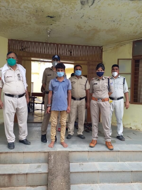 सतना : महिला थाना प्रभारी राजश्री रोहित ने 24 घंटे के अन्दर बलात्कार व sc/st एक्ट का आरोपी को किया गिरफ्तार