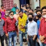 उज्जैन : क्षिप्रा नदी के बड़े पूल से गिरे बाइक सवार परिवार को बचाने वाले ऑटो चालक का शहर के युवाओं ने किया सम्मान