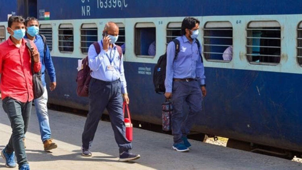 रीवा : इंटरसिटी के बाद अब दौड़ेगी आनंद विहार फिलहाल यात्रा करने के लिए अनिवार्य है आरक्षण