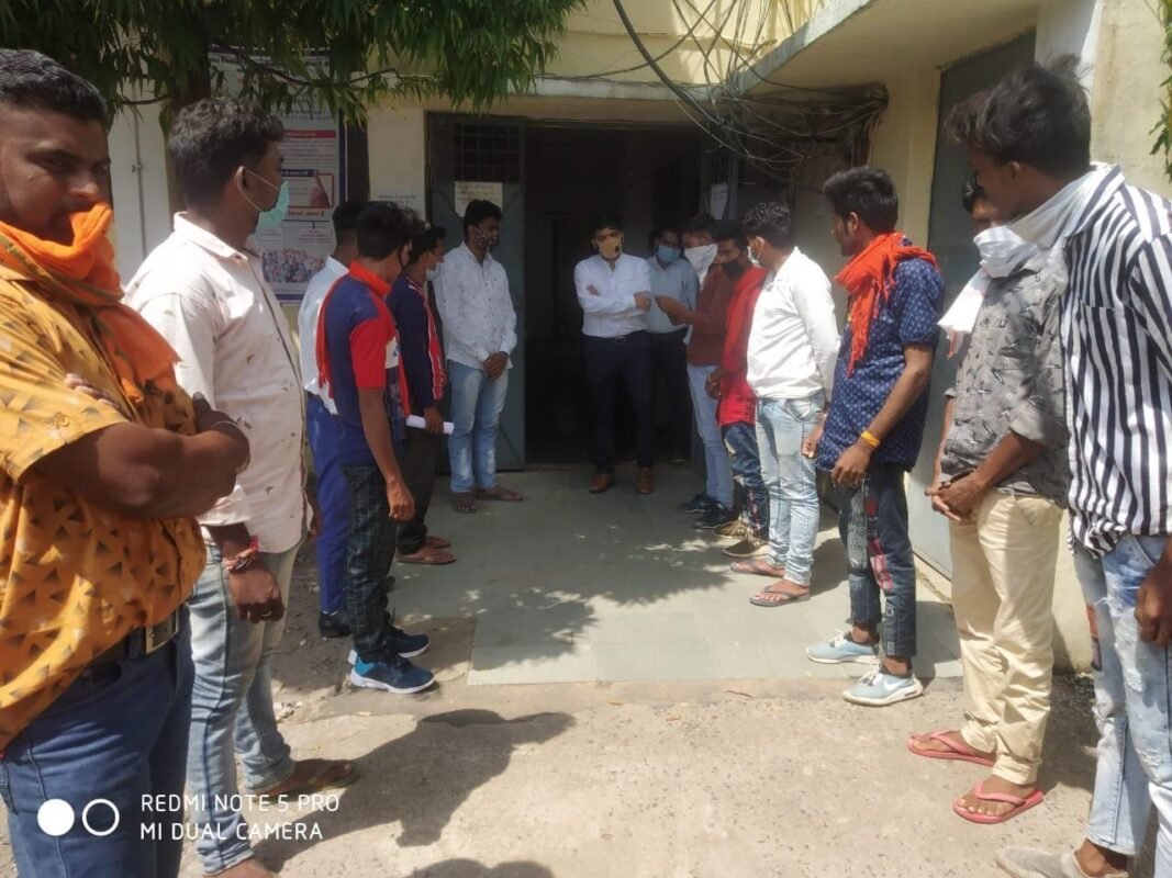 झाबुआ: हिंदू युवा जनजाति संगठन के कार्यकर्ताओं ने दिया ज्ञापन , जिलाअध्यक्ष कमलेश मावी को सुरक्षा प्रदान कर दोषियों के विरुद्ध कार्रवाई करने की मांग ।