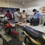 रीवा : अज्ञात चोरों ने उपल एजेंसी बजाज शोरूम में बोला धावा ₹100000 रु से अधिक नगदी की पार