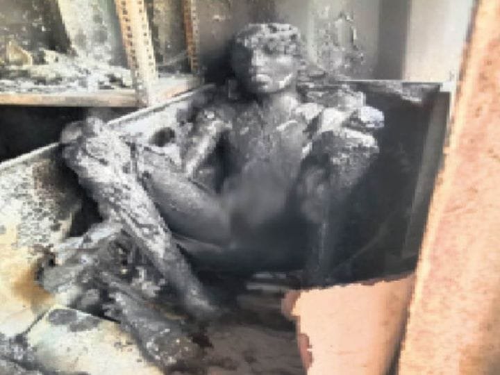 अलवर : सेल्समैन ने सैलरी मांगी तो डीप फ्रीजर में डालकर जिंदा जलाया , राजस्थान में राजनीति शुरू