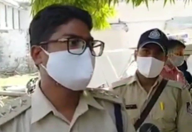 उज्जैन : पुलिस ने इतना पीटा की रास्ते में गांव जाते समय उसकी मौत हो गई