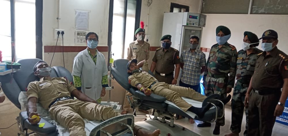 उज्जैन : एनसीसी बटालियन द्वारा एनसीसी स्थापना दिवस ब्लड डोनेट कर मनाया गया