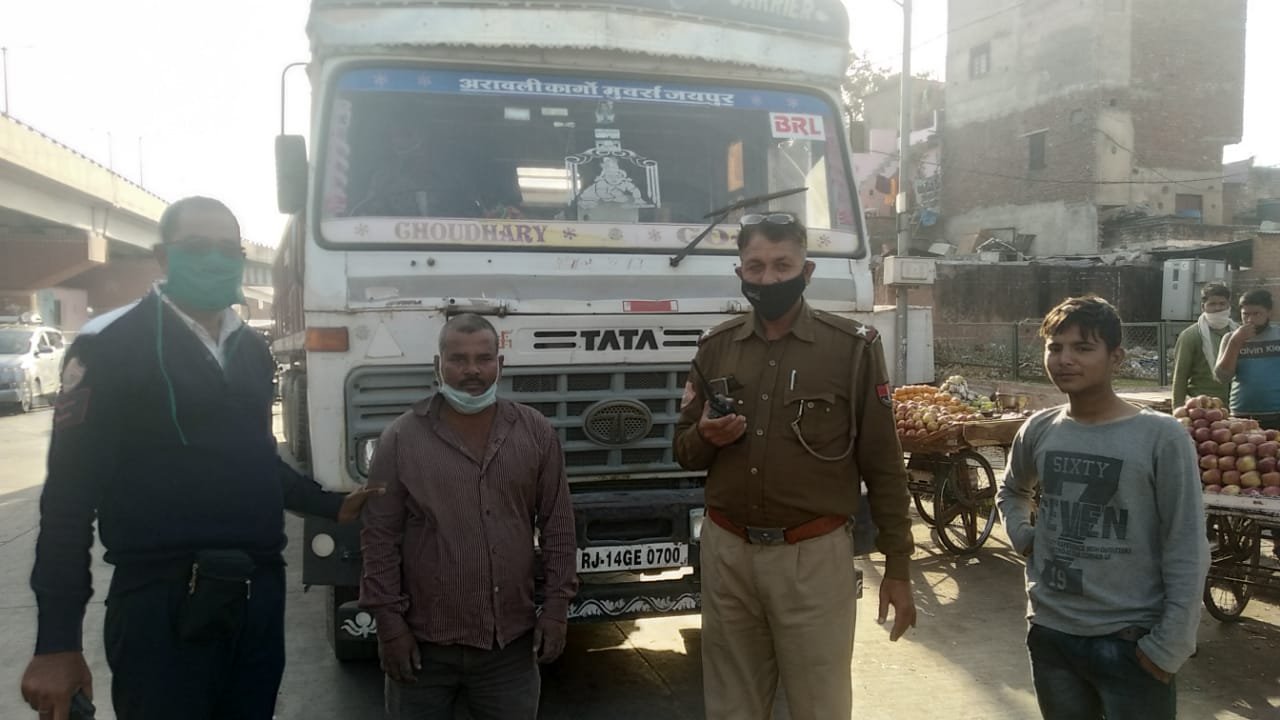 जयपुर : ट्रैफिक पुलिस की सूझबूझ से टला बहुत बड़ा हादसा