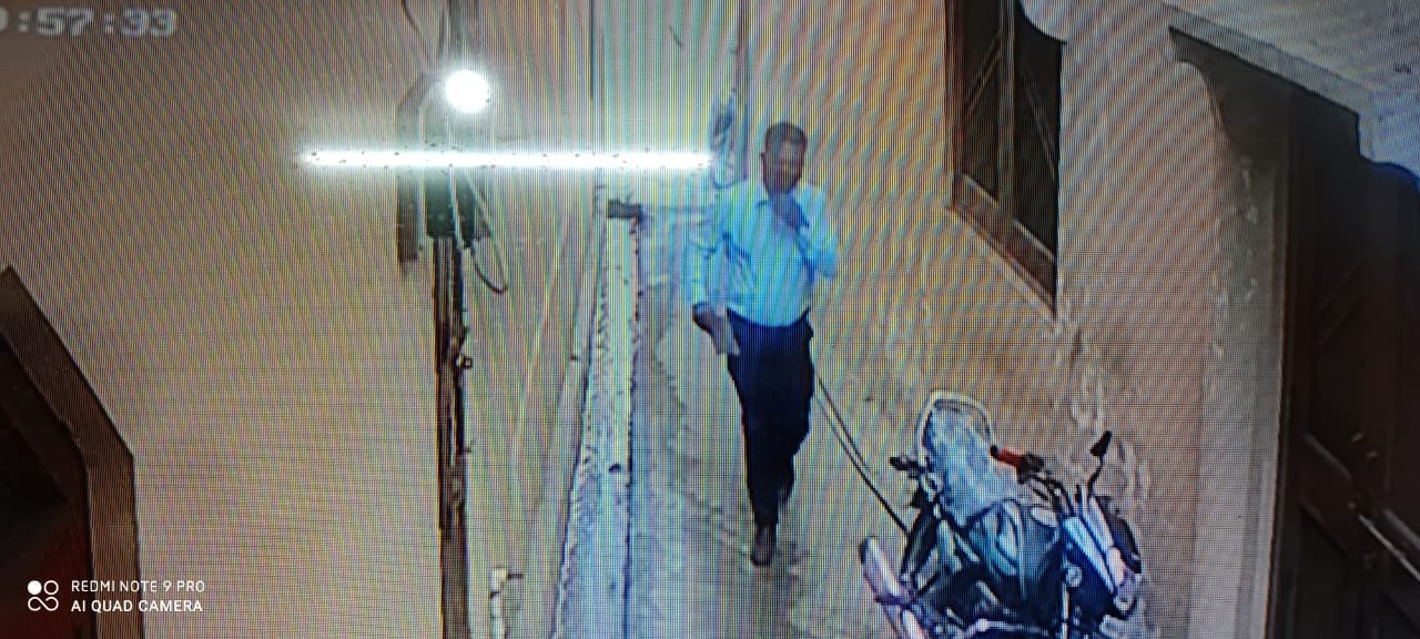 रतलाम : सैलाना में बर्तन व आभूषण चमकाने का झांसा देकर सोने के जेवर चुरा ले गये बदमाश