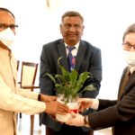 स्ट्रीट वेंडर्स को मिलने वाले बैंक लोन की मंजूरी में देरी न हो : CM चौहान