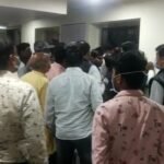 इंदौर : बाल बाल बचे पूर्व मुख्यमंत्री कमलनाथ, लिफ्ट गिर पड़ी