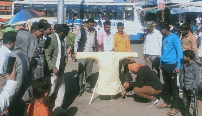 सैलाना : कांग्रेस विधायक कांतिलाल भूरिया का पुतला फूंका