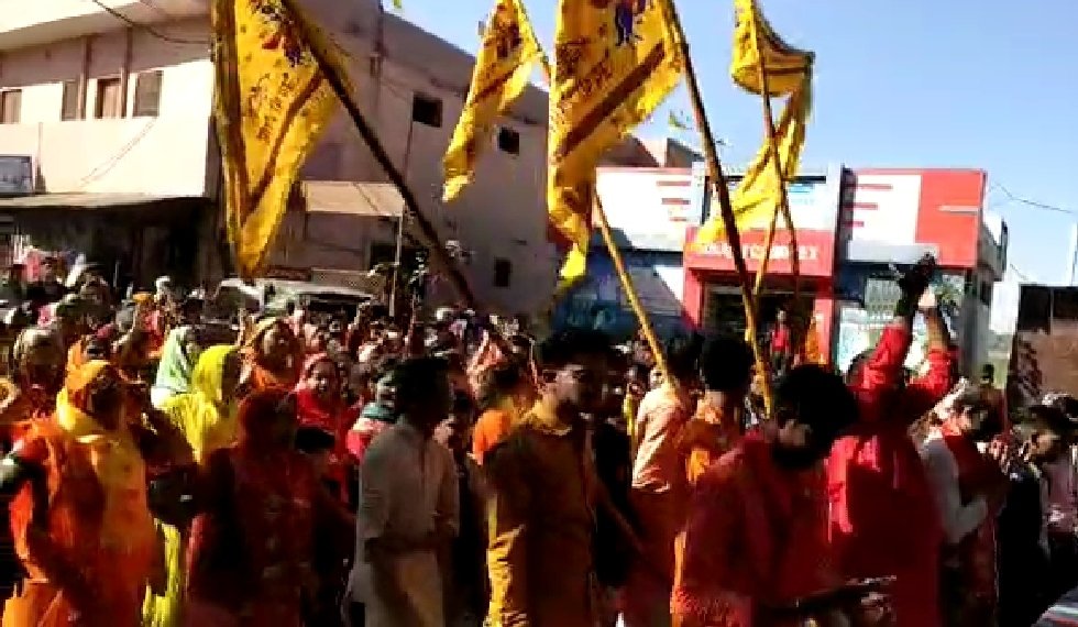 रतलाम : खाटूश्याम मंदिर बांगरोद पैदल पहुँचे भक्त