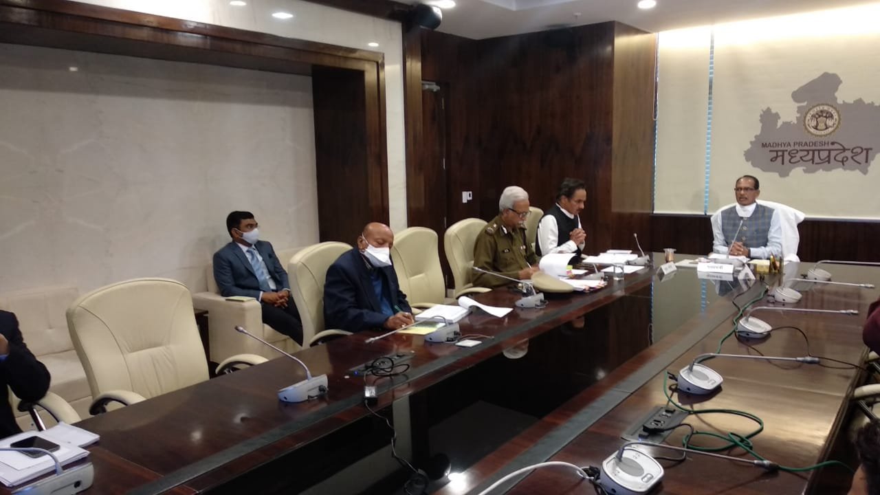 मिलावट , माफिया व अवैध खनन के विरुद्ध अभियान पूरी ताकत से जारी रहे : CM चौहान