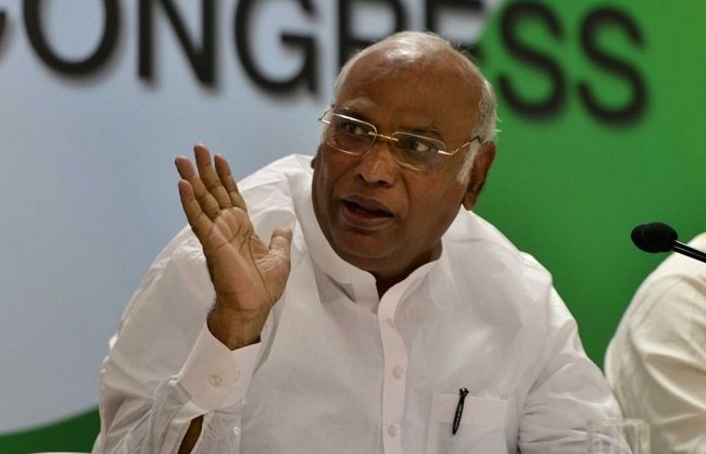 राजनीति : कांग्रेस ने मल्लिकार्जुन खड़गे को बनाया राज्यसभा में नेता विपक्ष