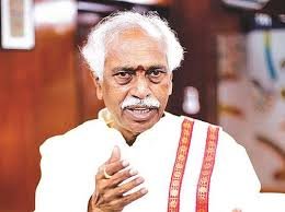 शिमला : हिमाचल प्रदेश के राज्यपाल के साथ कांग्रेस विधायकों की हाथापाई