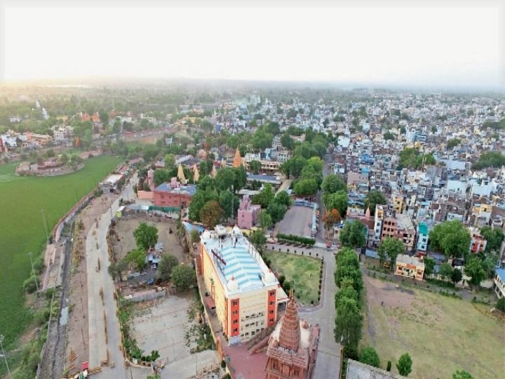 उज्जैन : नगर निगम और जिला प्रशासन ने मचाया तांडव, गरीबों को कर रहे बेघर