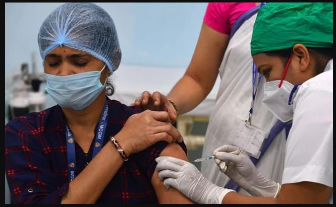 साठ साल से ऊपर के लोगों को एक मार्च से लगेगा मुफ्त कोरोना का टीका