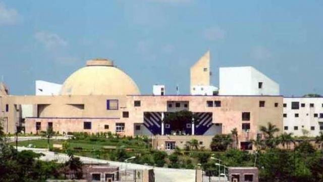 भोपाल : किसान आन्दोलन में मृतक किसानों को श्रद्धांजलि नहीं देने पर मप्र विधानसभा में विपक्ष का हंगामा