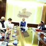 CM शिवराज : थोड़ी सी लापरवाही से बढ़ सकता है कोरोना का खतरा, मुख्यमंत्री ने कोरोना नियंत्रण पर ली हाईलेवल बैठक