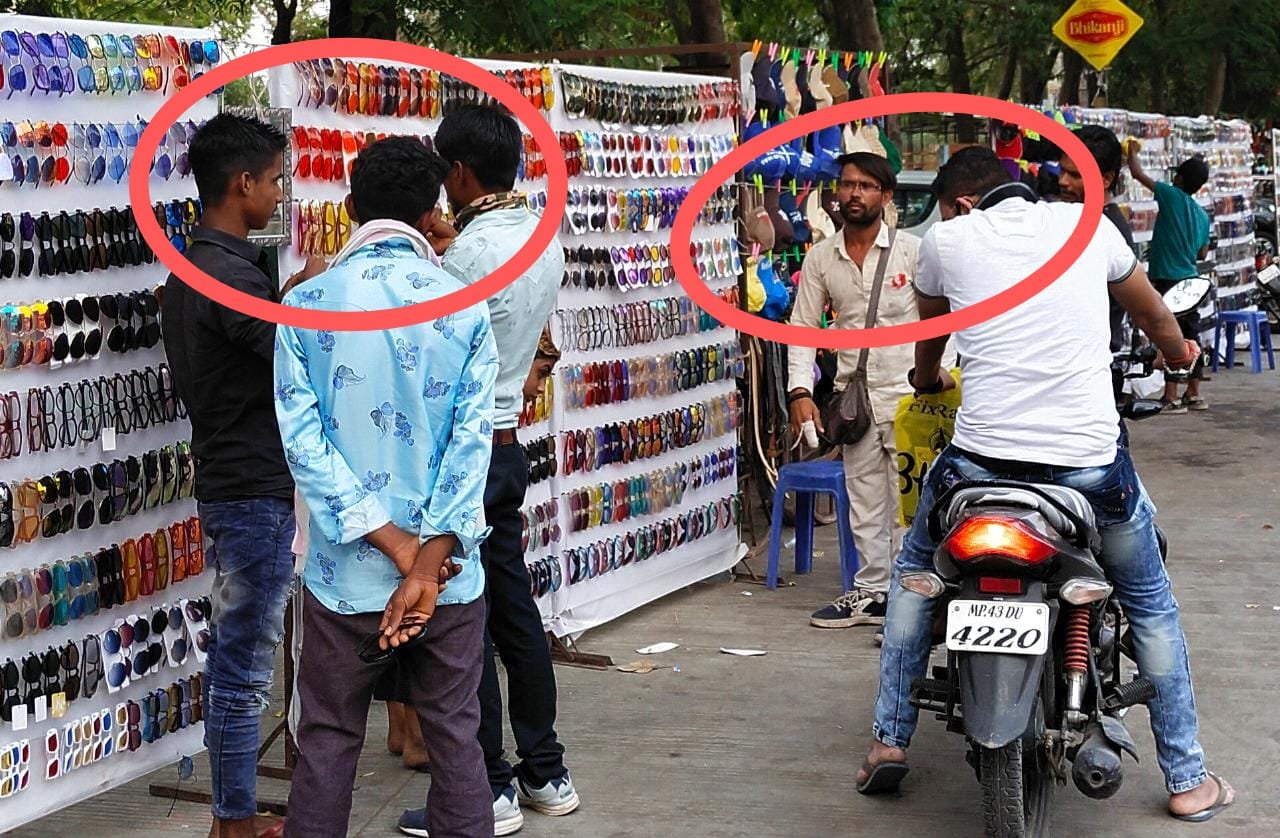 रतलाम : दुकानदार करते रहे बाज़ार बन्द कराने वालों का इंतज़ार, देर रात तक खुली रही दुकाने, छोटे से लेकर बड़े दुकानदार के चेहरे से मास्क गायब