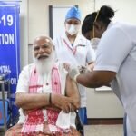PM मोदी ने लगवाया कोरोना का स्वदेशी टीका