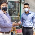 रतलाम : लक्ष्मी औषधी भंडार द्वारा निःशुल्क काढ़ा वितरण