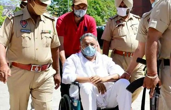 उत्तरप्रदेश : गैंगस्टर मुख्तार अंसारी को लेकर एम्बुलेंस यूपी के लिए रवाना