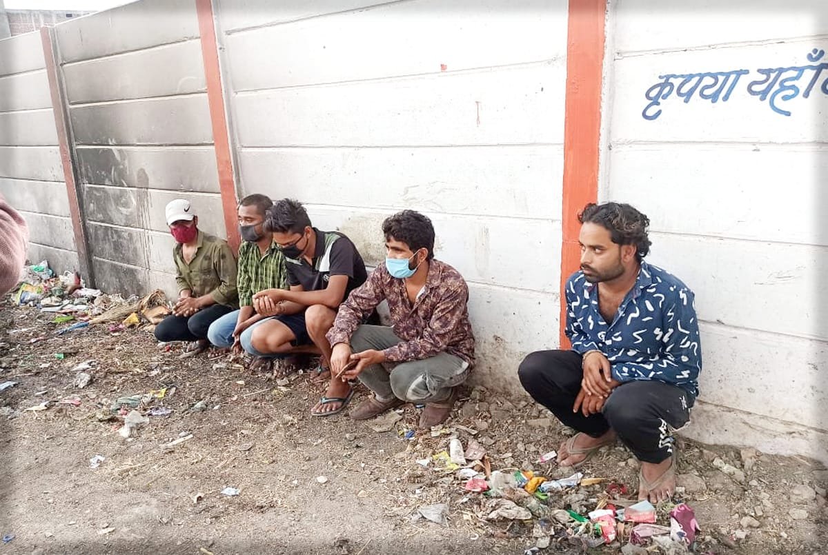 रतलाम : बेवजह घूमने वाले 50 को पकड़ा, सैम्पल लिया तो एक पॉज़िटिव निकला, कंटेन्मेंट तोड़ने वाले भी निशाने पर, कई जगह बैरीकेटींग टूटी मिली