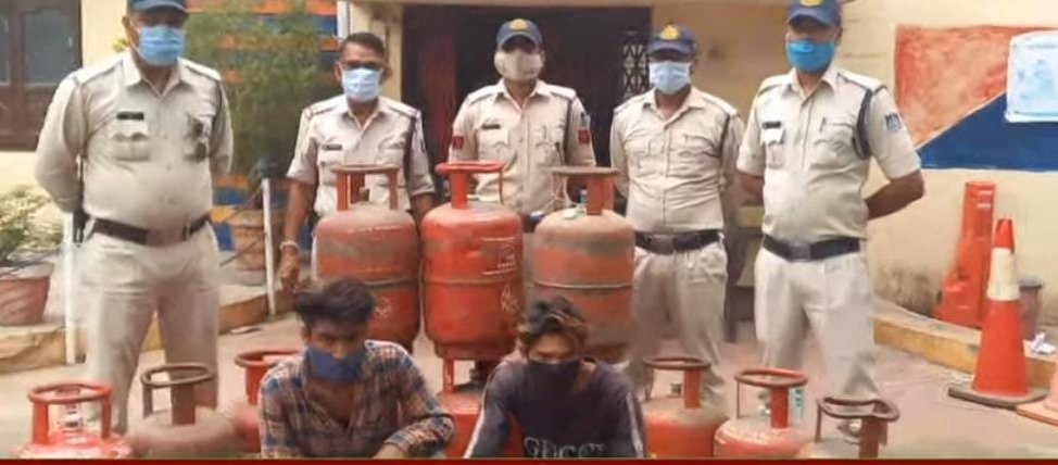 रतलाम : चोरी ऐसी की बना लिया गैस टँकी का अवैध गौदाम, पुलिस ने किया पर्दाफाश