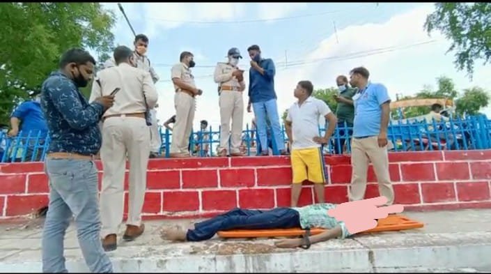 रतलाम : झाली तालाब में मिला युवक का शव, क्षेत्र में फैली सनसनी