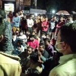 रतलाम : कांग्रेस नेत्रियों पर प्रकरण दर्ज, यति नरसिम्हानन्द के पोस्टर पर चप्पल मारना पड़ा भारी