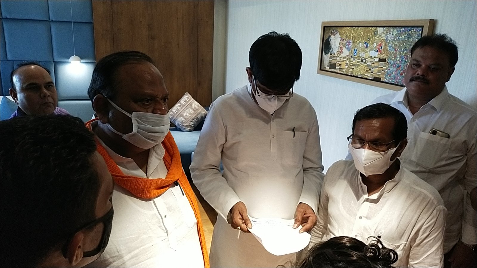 रतलाम : गौ पालक है या माफ़िया ?, गरीबों के तोड़े जा रहे घर